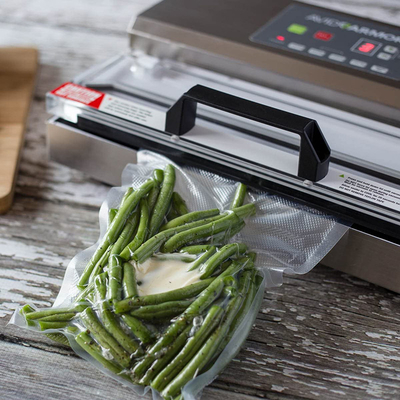Le scellant sous vide de relief par PE de cuisine PA roule des sachets sous vide d'impression de logo fait sur commande