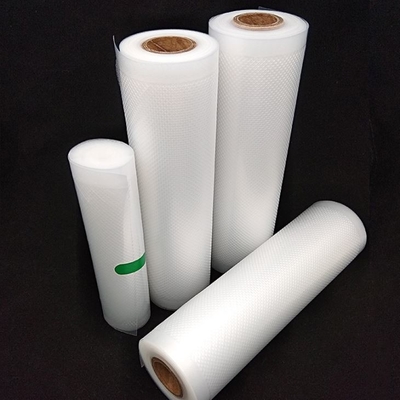 Les sachets en plastique en nylon de pe ont gravé en relief des rouleaux de vide pour le stockage de nourriture de poches de joint sous vide