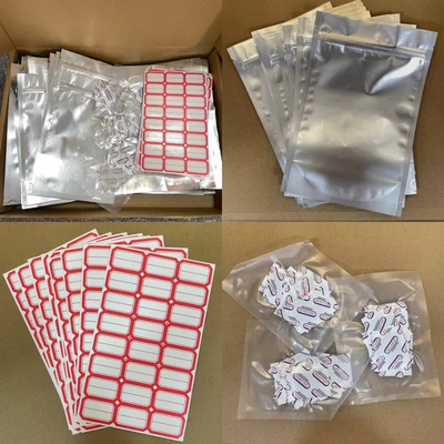 Le zip-lock refermable fait sur commande tiennent les sacs de Mylar avec des absorbeurs d'oxygène