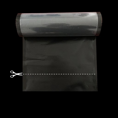 Le vide noir en plastique recyclable de PA PE roule le sac de scelleur de vide de viande en relief